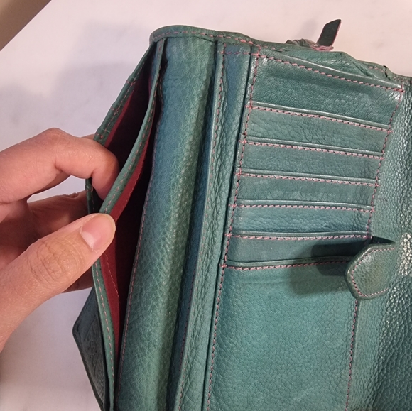 Fossil Clutch - Picture 4 of 7